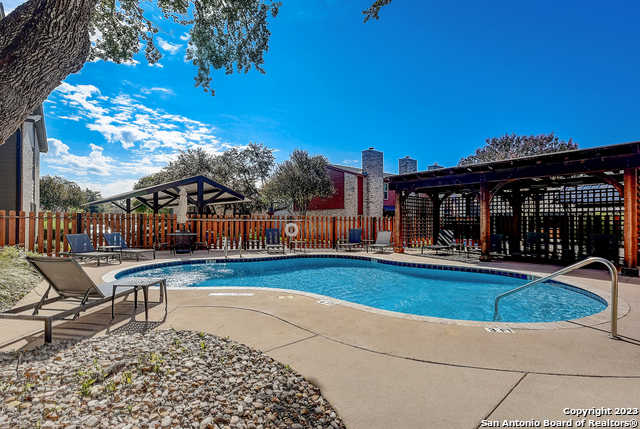 photo 3: 2718 OLD FIELD DR Unit 904, San Antonio TX 78247