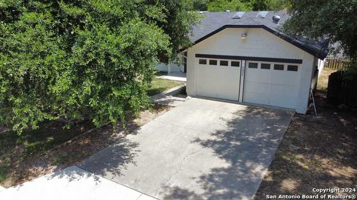 photo 1: 5834 Misty Glen, San Antonio TX 78247