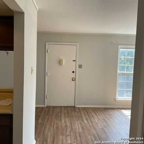 photo 2: 8702 VILLAGE DR Unit 123, San Antonio TX 78217