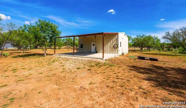 photo 3: 128 County Road 2672, Devine TX 78016