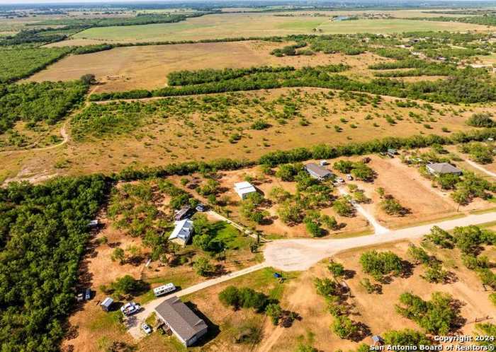 photo 35: 128 County Road 2672, Devine TX 78016