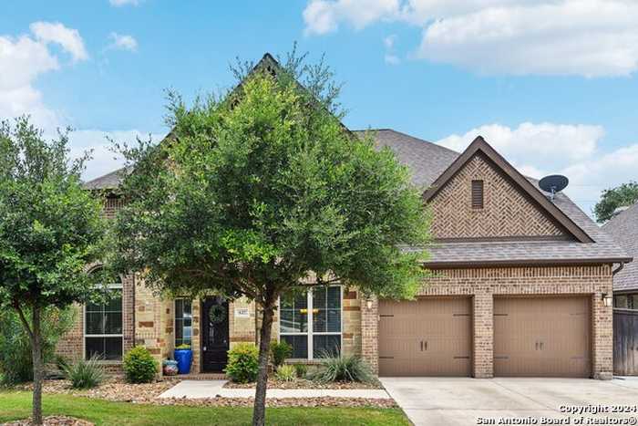 photo 1: 627 WARATAH AVE, New Braunfels TX 78132