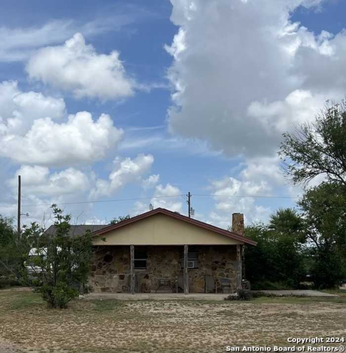 photo 1: 3511 HIGHWAY 85, Carrizo Springs TX 78834