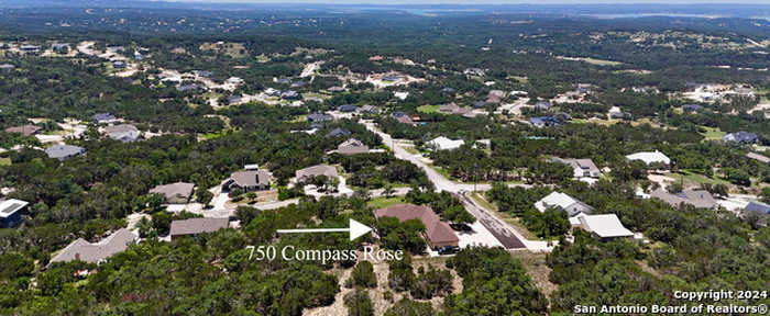 photo 2: 750 COMPASS ROSE, Canyon Lake TX 78133