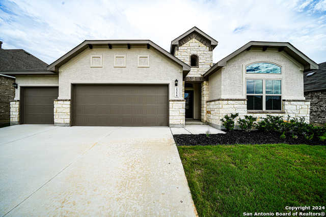 photo 1: 2216 meadow way, New Braunfels TX 78132