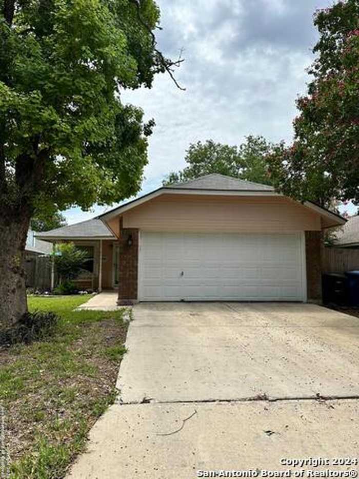 photo 1: 12022 Stoney Dr, San Antonio TX 78247