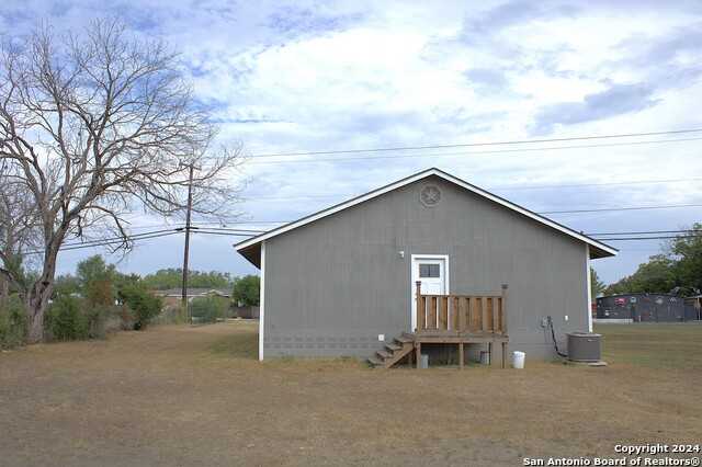 photo 3: 7527 Richter Rd, Elmendorf TX 78112