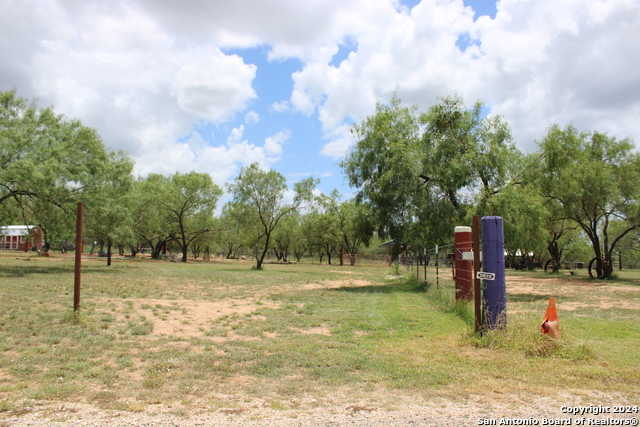 photo 2: 127 County road 2672, Devine TX 78016