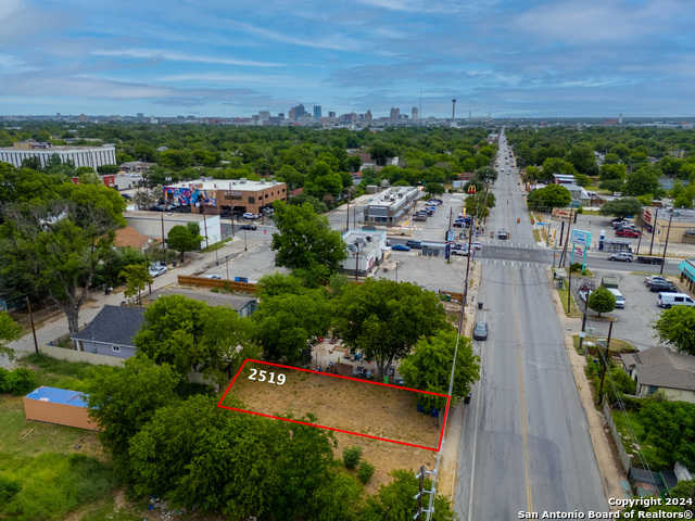 photo 2: 2519 Guadalupe St, San Antonio TX 78207