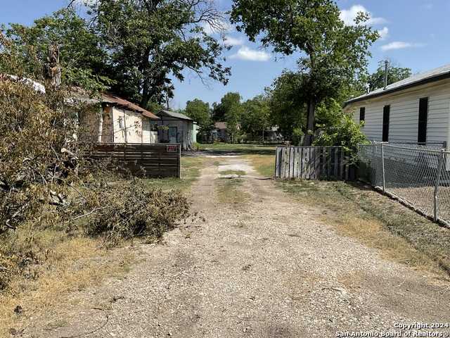 photo 1: 3023 CHIHUAHUA ST, San Antonio TX 78207