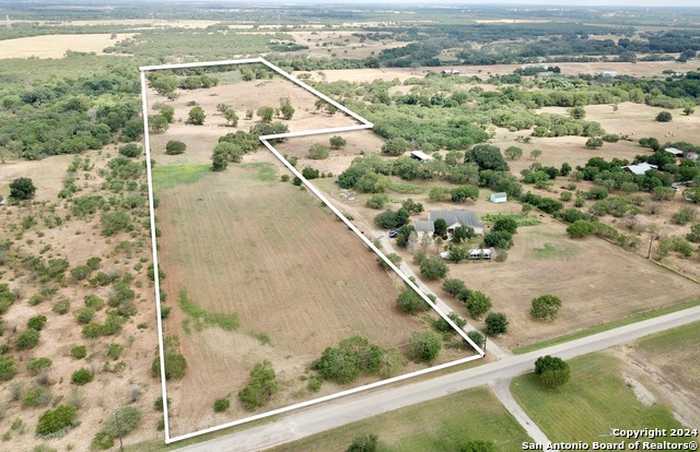 photo 1: TBD Cr 221, Floresville TX 78114