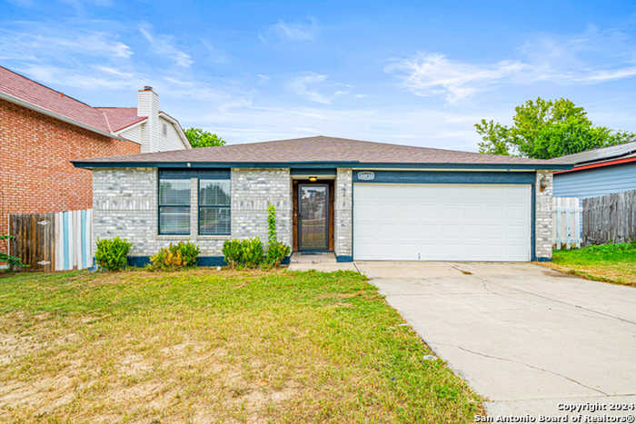 photo 1: 10418 PINE GLADE, San Antonio TX 78245