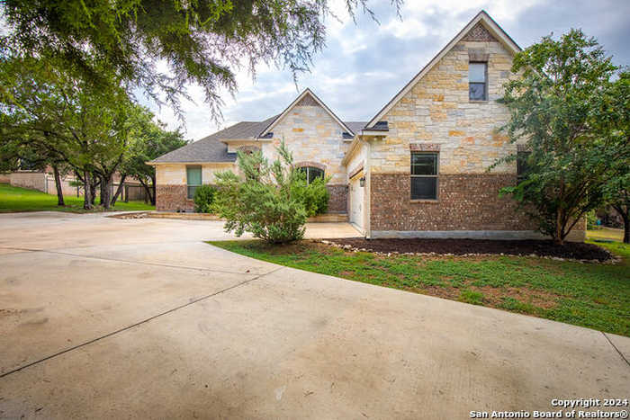 photo 2: 536 APEX AVE, New Braunfels TX 78132