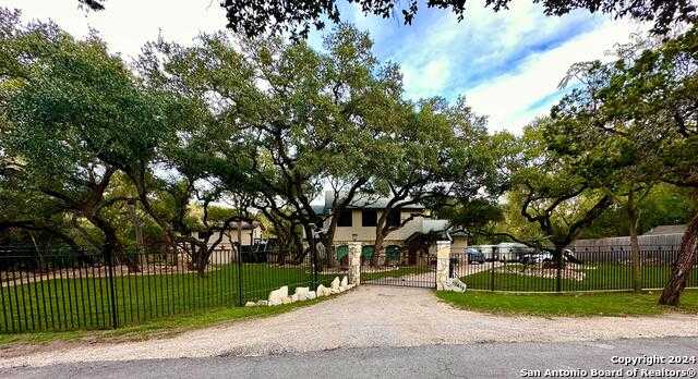 photo 1: 19412 GREENHILL DR, Helotes TX 78023