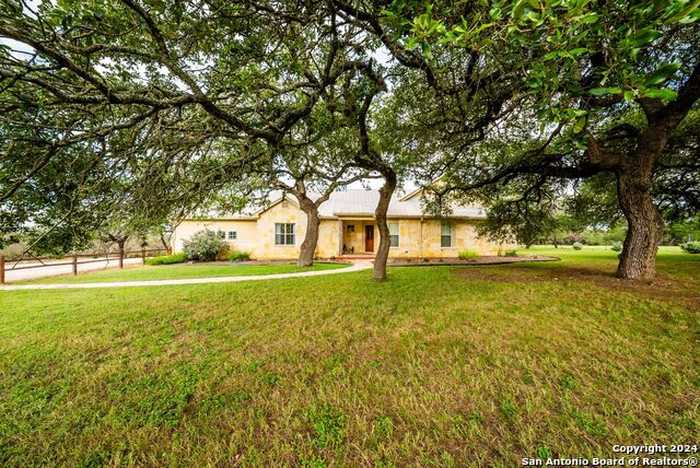 photo 1: 307 PECAN PKWY, Boerne TX 78006