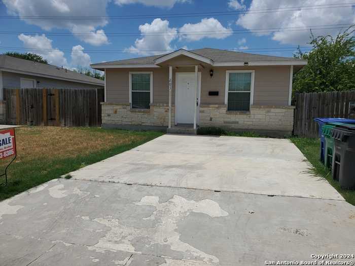 photo 1: 203 CARRANZA ST, San Antonio TX 78225