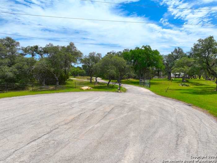 photo 19: 1261 DONNA DR, Canyon Lake TX 78133