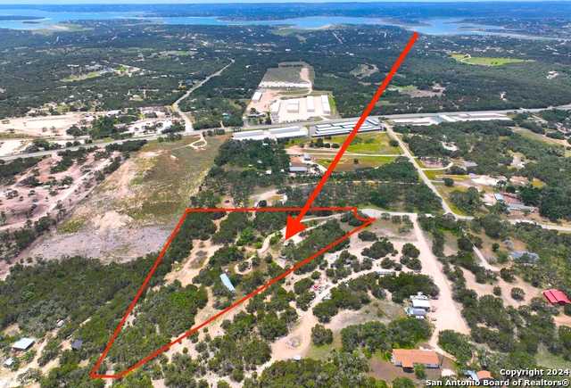 photo 3: 1261 DONNA DR, Canyon Lake TX 78133