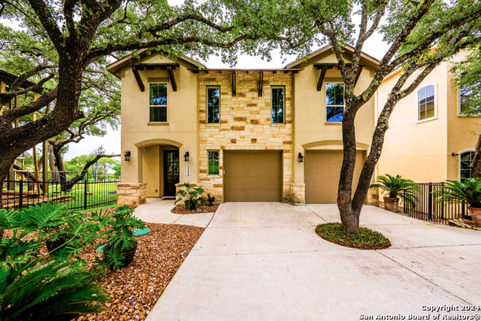 photo 2: 1590 STAGECOACH DR, Canyon Lake TX 78133