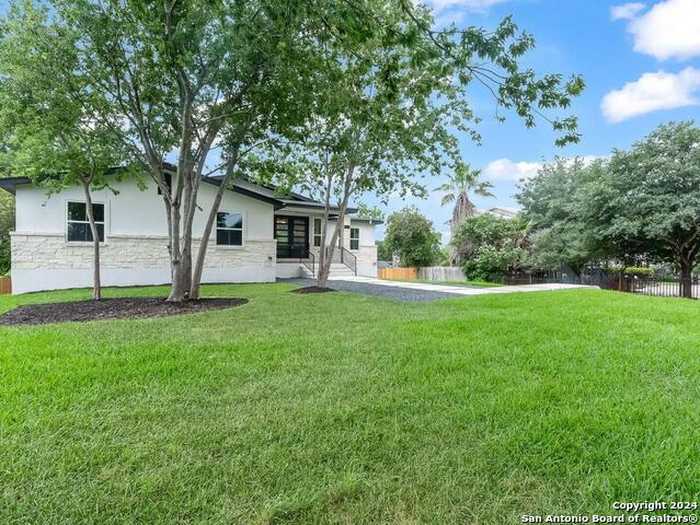 photo 2: 630 E SUNSHINE DR, San Antonio TX 78228