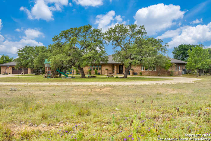 photo 2: 117 saddle view, Boerne TX 78006