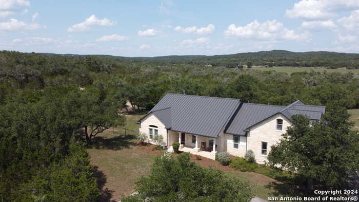 photo 1: 809 indigo run, Bulverde TX 78163