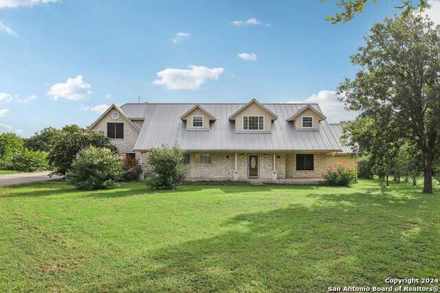 photo 2: 127 oak springs, Seguin TX 78155