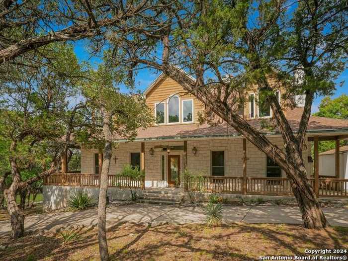 photo 2: 18705 Lookout Mountain Trl, Helotes TX 78023