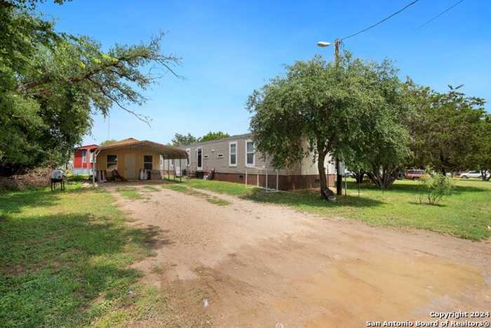 photo 1: 410 SIESTA DR, Bandera TX 78003