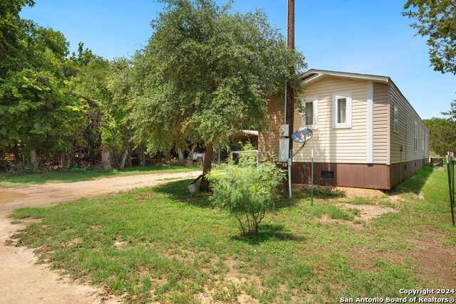 photo 3: 410 SIESTA DR, Bandera TX 78003