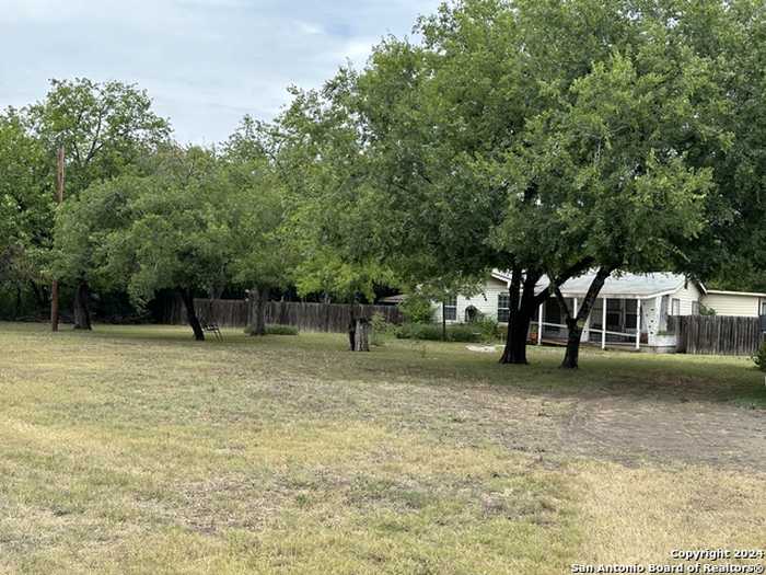 photo 1: 121 REPOSE LN, San Antonio TX 78228