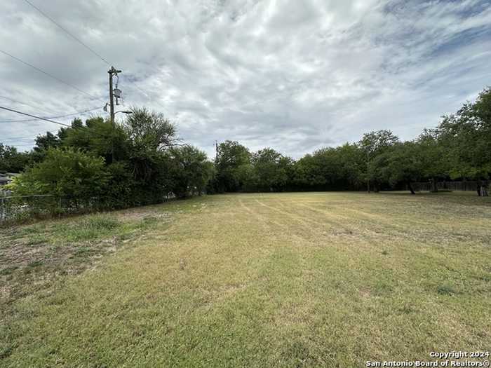 photo 2: 121 REPOSE LN, San Antonio TX 78228