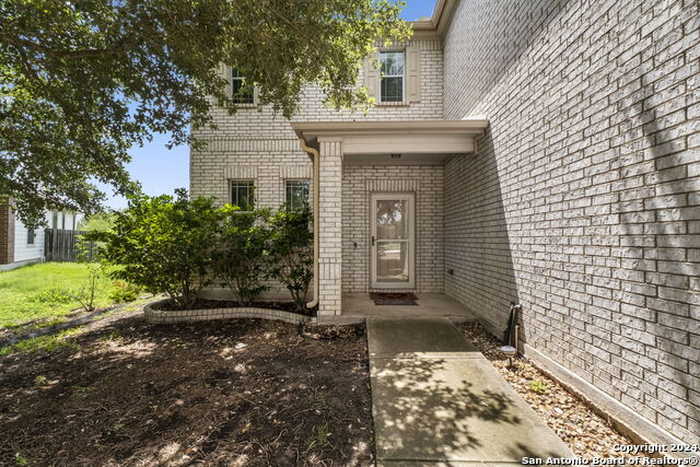 photo 2: 6720 MARBLE LK, Live Oak TX 78233