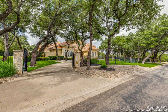 photo 2: 10206 OAK FOREST, New Braunfels TX 78132