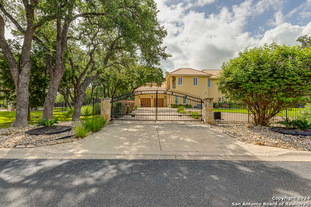 photo 3: 10206 OAK FOREST, New Braunfels TX 78132