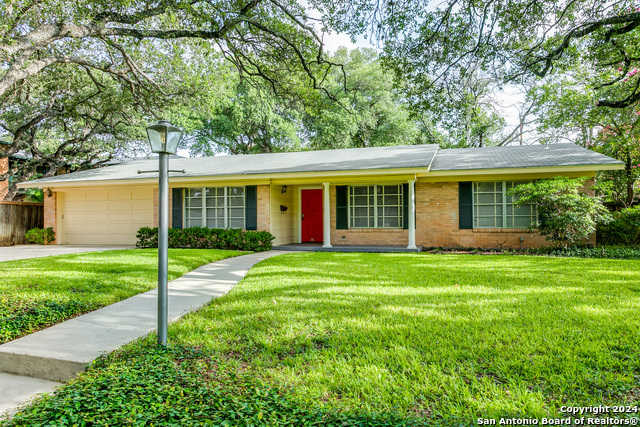 photo 1: 111 BRIGHTWOOD PL, San Antonio TX 78209