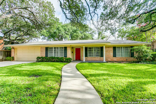 photo 2: 111 BRIGHTWOOD PL, San Antonio TX 78209