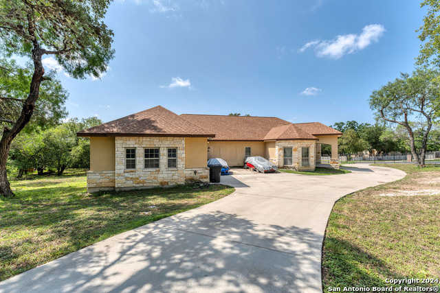 photo 2: 8210 ROY LN, San Antonio TX 78250