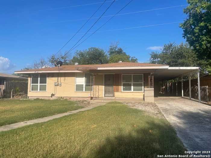 photo 1: 411 YOLANDA DR, San Antonio TX 78228