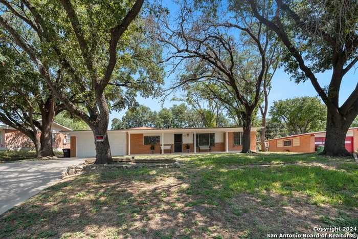 photo 2: 611 LOOKOUT DR, San Antonio TX 78228