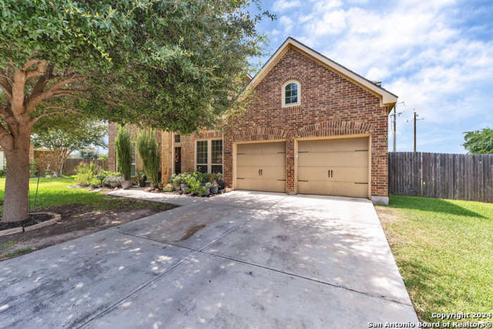 photo 1: 2272 HORIZON HILL DR, Seguin TX 78155