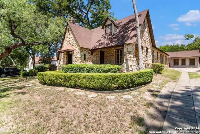 photo 2: 123 W LULLWOOD AVE, San Antonio TX 78212