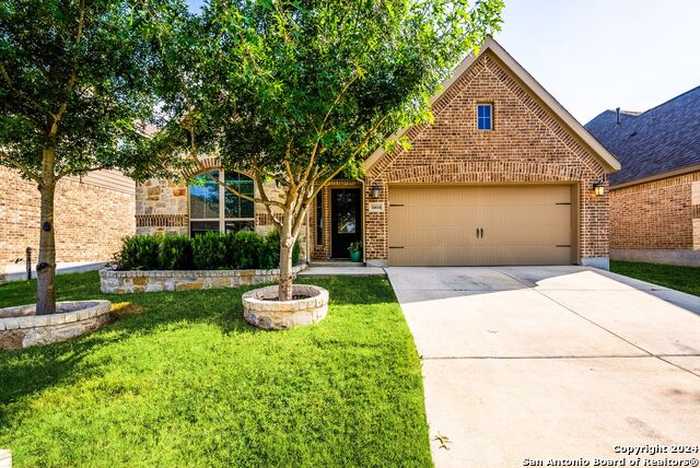 photo 1: 14614 Hallows Grv, San Antonio TX 78254