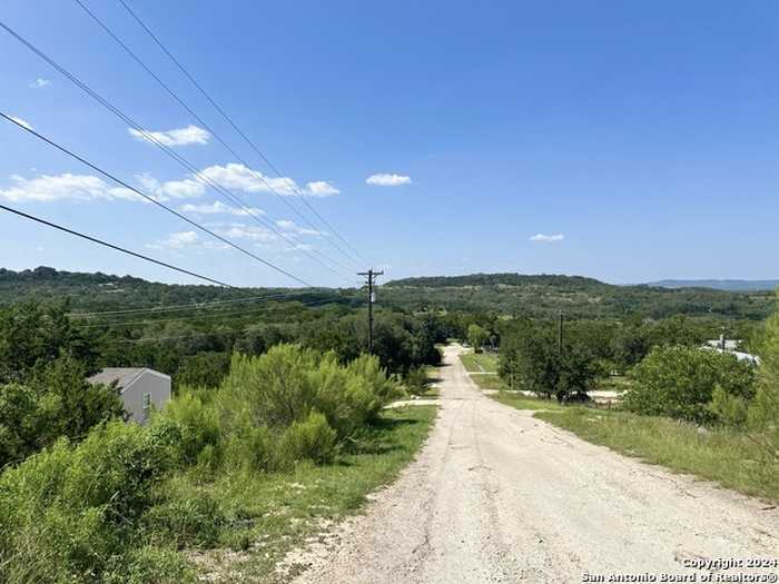 photo 1: 391 IROQUOIS TRL, Bandera TX 78003