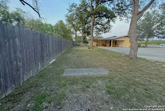 photo 3: 1112 Garner Field Rd, Uvalde TX 78801