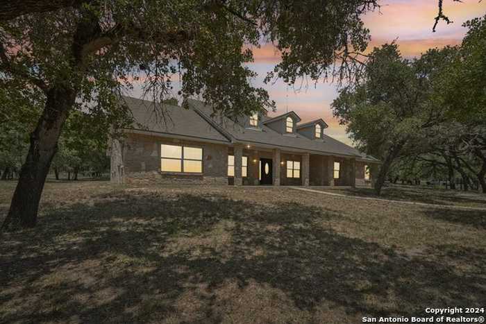 photo 1: 118 SKY HAWK LN, Floresville TX 78114