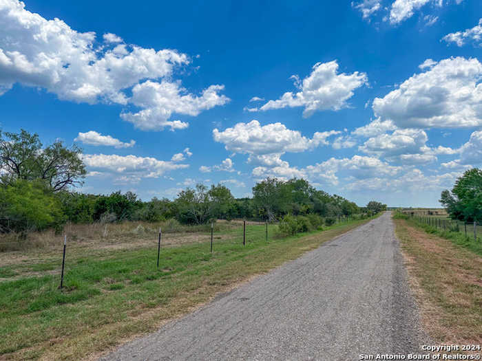 photo 11: 002 CR 340, Jourdanton TX 78026