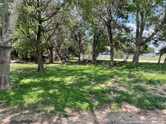 photo 2: 543 SOMBRA DR, Bandera TX 78003