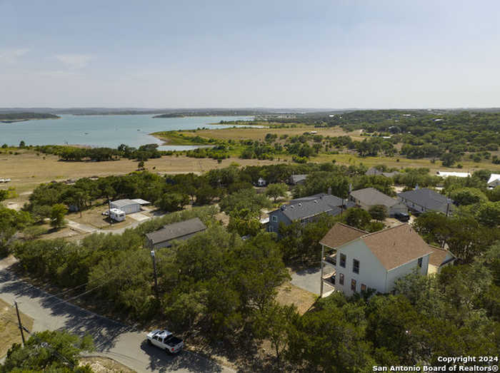 photo 2: 1729 sorrel creek, Canyon Lake TX 78133