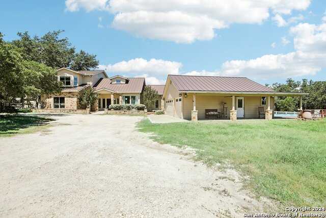 photo 3: 519 N Brasstown Dr, Blanco TX 78606